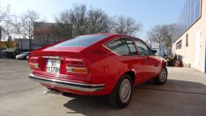 Alfa Romeo Alfetta 1978 rot Hinten schräg