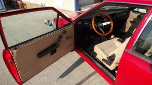 Alfa Romeo Alfetta 1978 rot innen tür